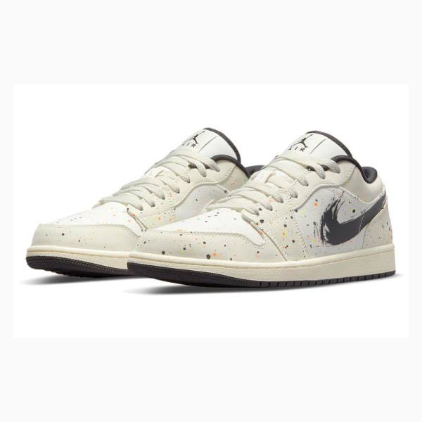 Nike Low SE Brushstroke Spor Ayakkabı Air Jordan 1 Erkek Beyaz Siyah | JD-035QV